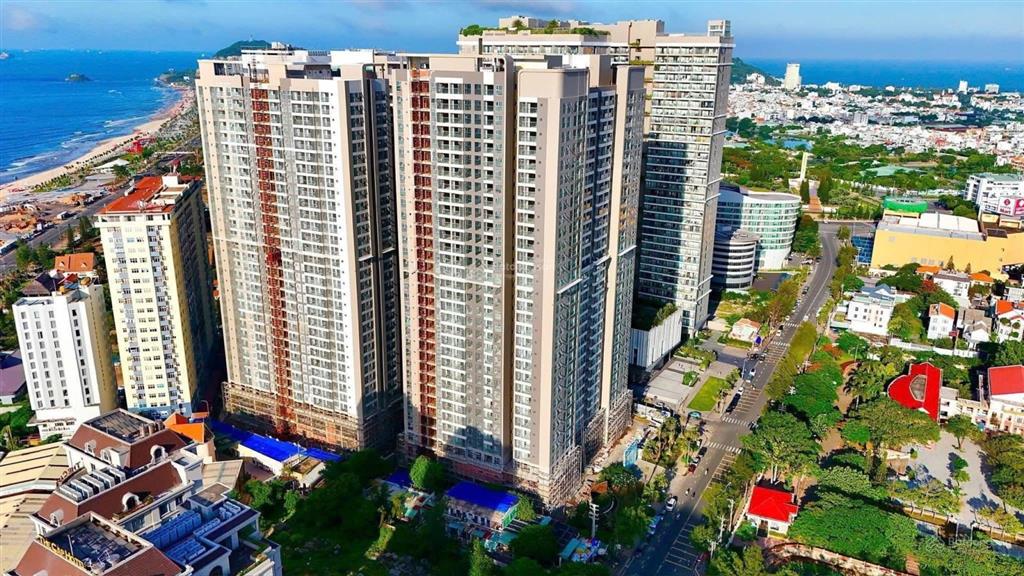 Quỹ căn condotel 2pn  sát biển 2pn chỉ 3.2tỷ, tầng cao  sắp nhận nhà