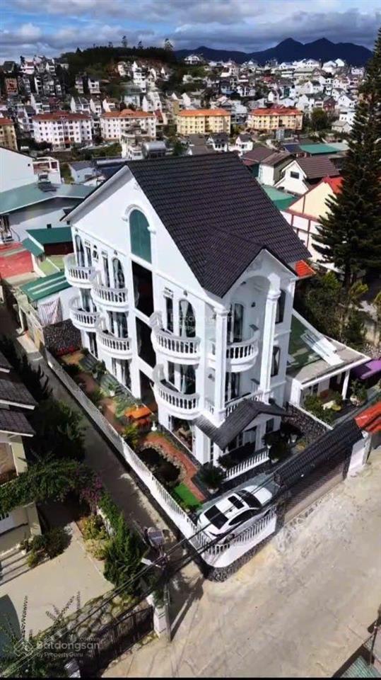 Bán căn biệt thự góc hai mặt tiền tiền đường kim đồng hẻm nhựa 10m  view thoáng đẹp.
