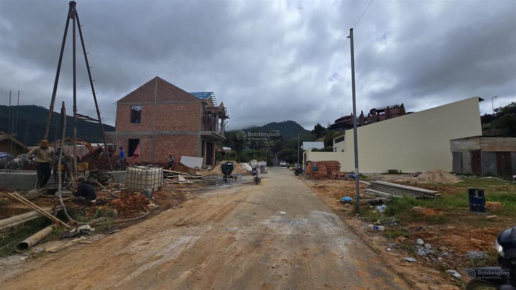 Bán đất xây dựng giá rẻ! nằm cạnh kdl langbiang land  đối diện kđt vạn xuân