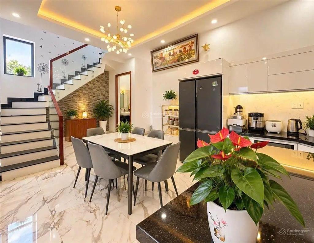 Ngộp! villa sân vườn  trịnh hoài đức, p.11, đà lạt  200m2  5pn  8,2 tỷ.