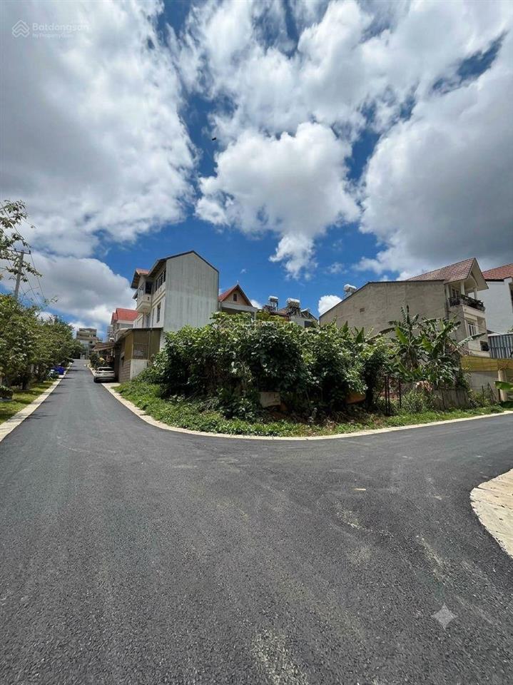 Lô góc 3 mt | 333.2 m2 | 29 tr/m2 | kqh mê linh đà lạt | view hồ và đồi thông