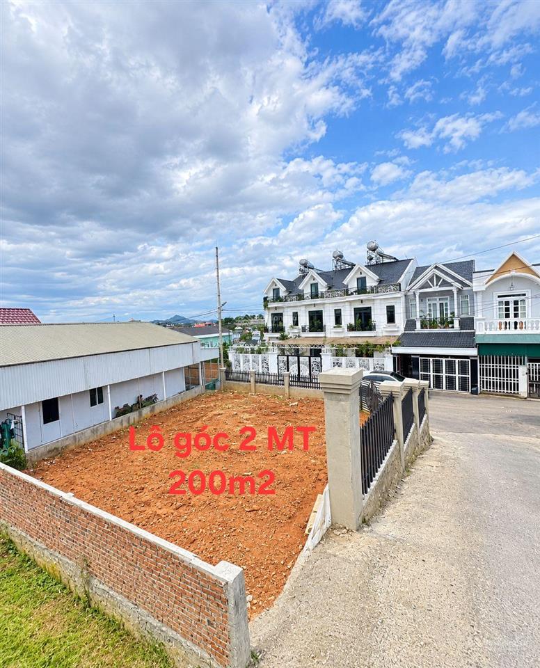 Ngộp! 8,5 tỷ = 6,5tỷ | 200m2| lô góc 2 mặt tiền đồi bạch đằng, p.6, đà lạt.