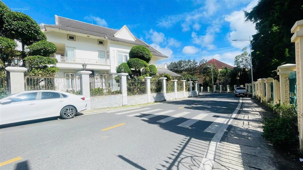 Siêu phẩm! biệt thự nghỉ dưỡng 3 mặt tiền  đinh tiên hoàng đà lạt  794 m2  110 tỷ