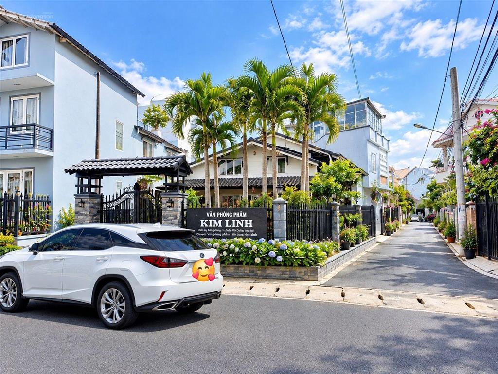 Villa 3 mặt tiền kqh yersin đà lạt  cách hồ xuân hương 500m