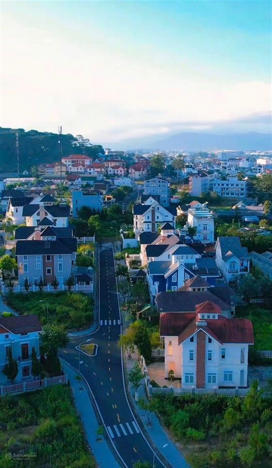 Kqh an sơn đà lạt  view rừng thông vĩnh viễn không bị chắn view  264.8m2  11,8 tỷ (45 tr/m2)