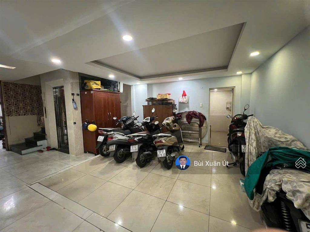 Trung tâm phú nhuận gần khu ẩm thực phan xích long 130m2 đất sử dụng 5 tầng 13pn có thang máy
