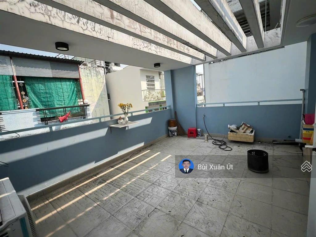 Trung tâm phú nhuận gần khu ẩm thực phan xích long 130m2 đất sử dụng 5 tầng 13pn có thang máy