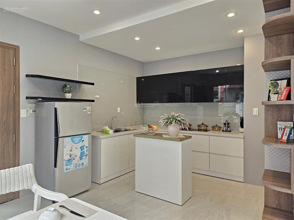 Chính chủ cần tiền bán gấp căn 2pn/2wc, dt 75m2, view hồ bơi và tt thành phố, chỉ 2.7 tỷ tl