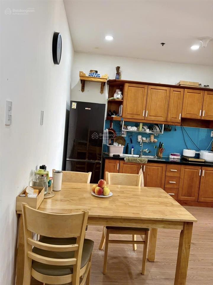 Chính chủ bán căn hộ 50m2 giá 2.4 tỷ  0988 136 *** ms.thảo