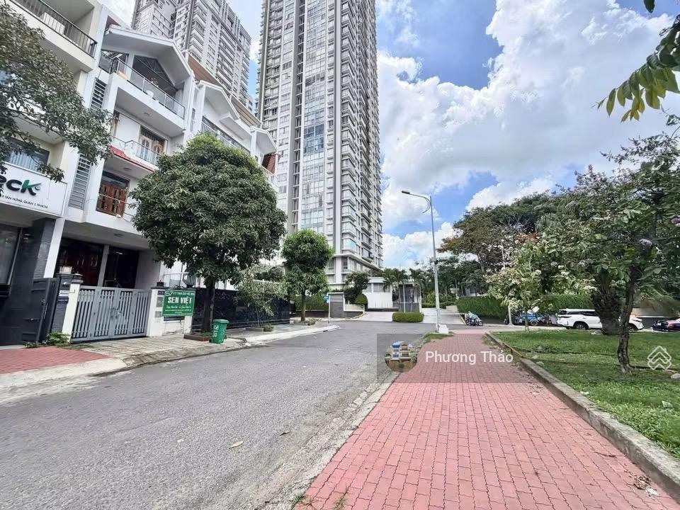 Chính chủ cần bán gấp biệt thự him lam view công viên, giá tốt.  0988 136 *** ms. thảo