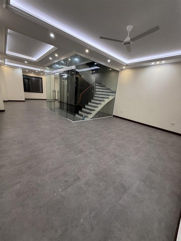 Chính chủ cho thuê mặt bằng siêu đẹp kđt khai sơn city