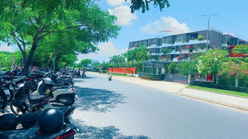Chính chủ cần tiền bán gấp 171,5m2 khu đô thị số 4 .