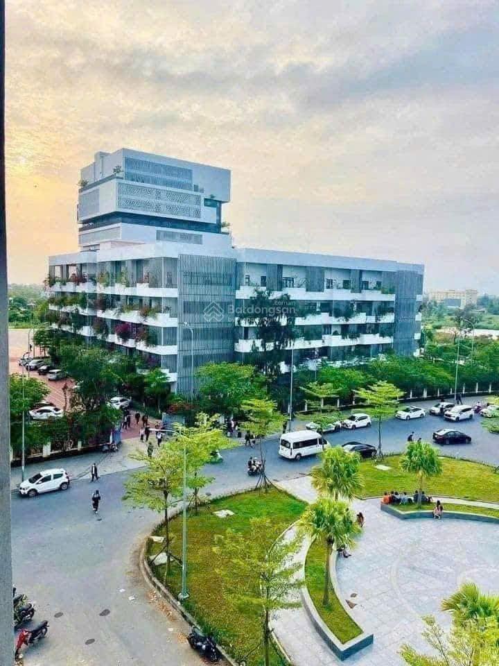 Bán gấp 171, 5m2 lô đất sạch đường 10,5m khu đô thị số 4 thông fpt .