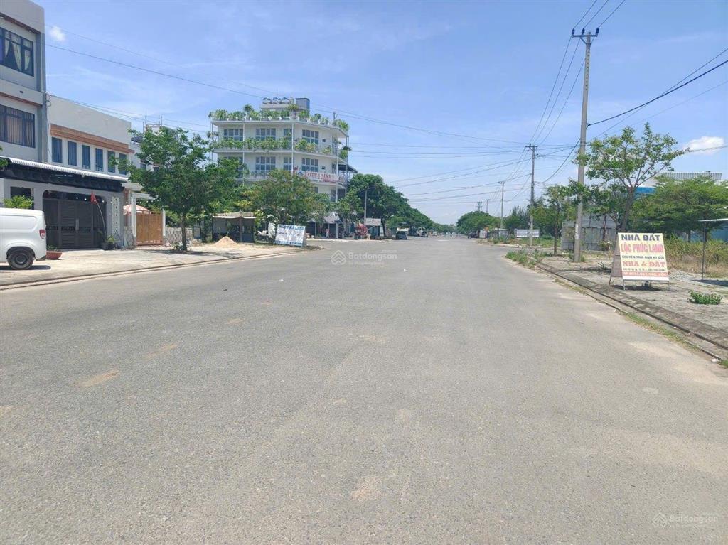 Tôi chính chủ bán 3 lô liền kề ngay cổng đại học fpt đà nẵng.