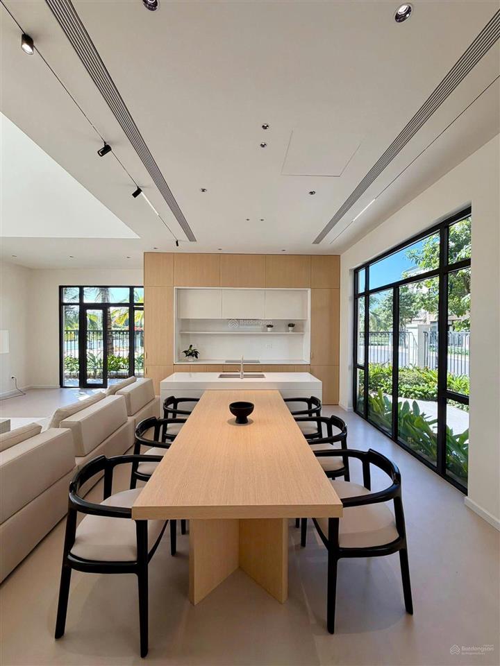 Bán lk 80m2 tinh hoa vốn chỉ 13.8 tỷ cách 60m đến hồ 32ha, gần 2 tòa cc vinhomes global gate cổ loa