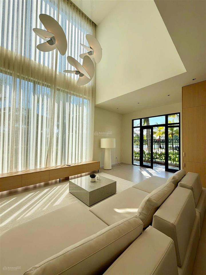 Bán lk 80m2 tinh hoa vốn chỉ 13.8 tỷ cách 60m đến hồ 32ha, gần 2 tòa cc vinhomes global gate cổ loa