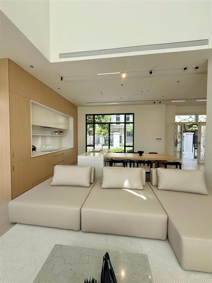 Bán lk 80m2 tinh hoa vốn chỉ 13.8 tỷ cách 60m đến hồ 32ha, gần 2 tòa cc vinhomes global gate cổ loa