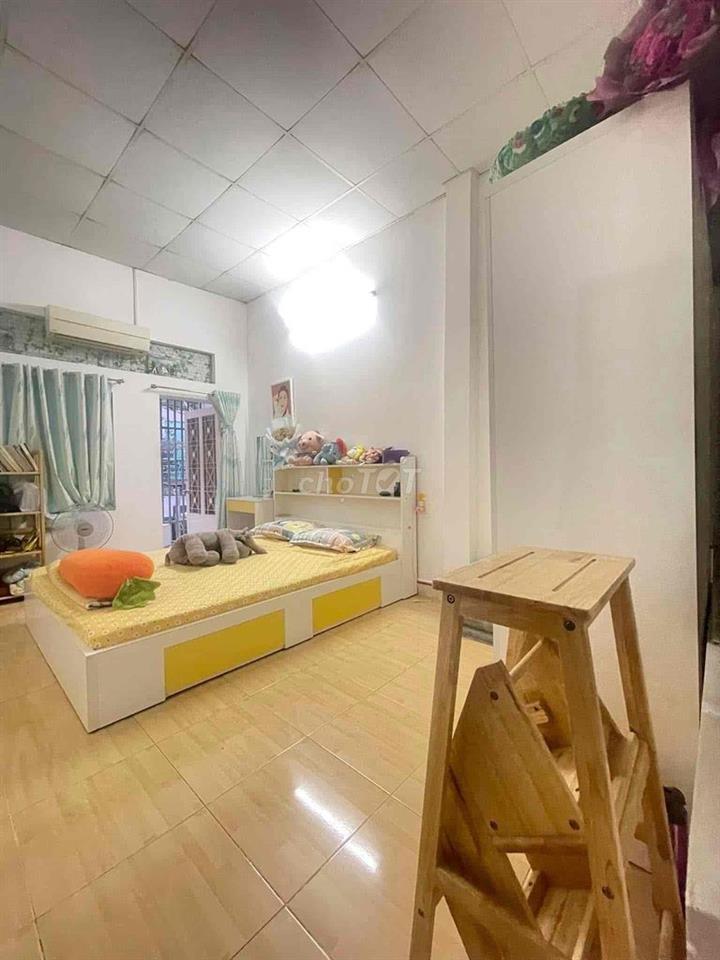 Nhà ở ngay Phú Thọ Hoà 39m2 chỉ 3.99 tỷ hẻm 4m thẳng