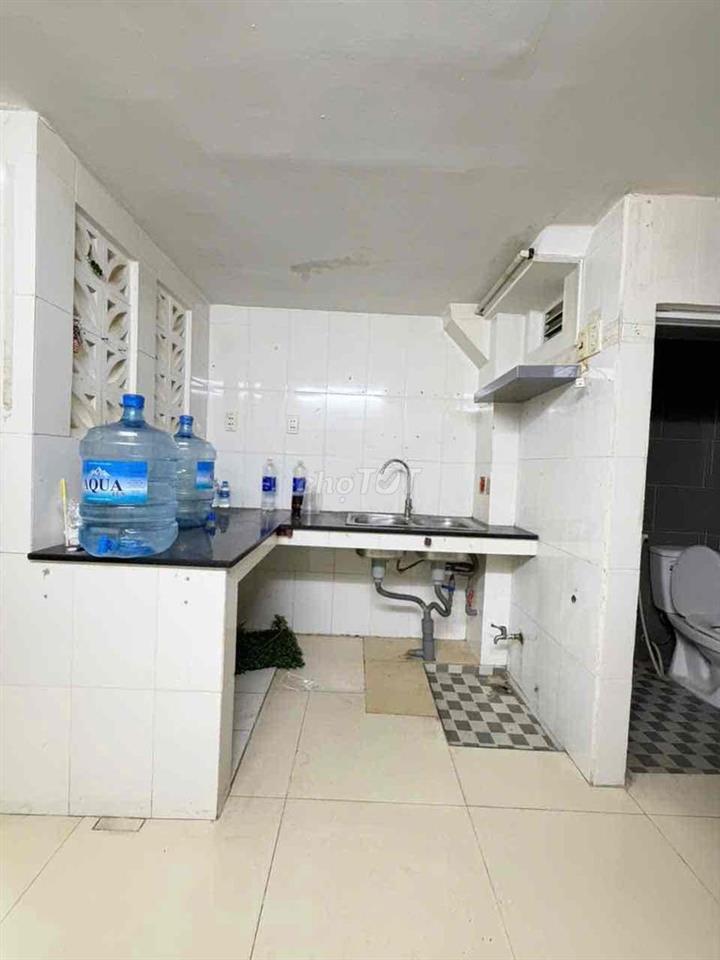 Nhà phố Bùi Viện - 5 tầng cho thuê 16tr hẻm 3m thông
