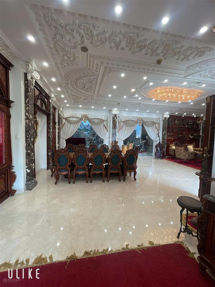 Bán villa phố 456/66 cao thắng. dt 12,5 x 16m, hầm, 2 lầu, áp mái.  0901 383 *** trường (hhmg)