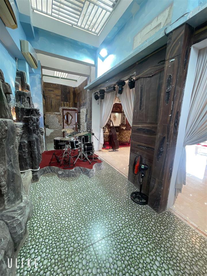 Bán villa phố 456/66 cao thắng. dt 12,5 x 16m, hầm, 2 lầu, áp mái.  0901 383 *** trường (hhmg)