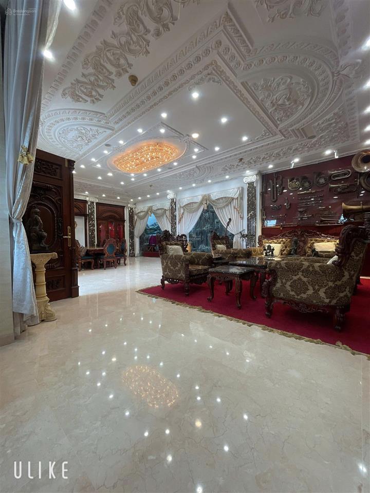 Bán villa phố 456/66 cao thắng. dt 12,5 x 16m, hầm, 2 lầu, áp mái.  0901 383 *** trường (hhmg)