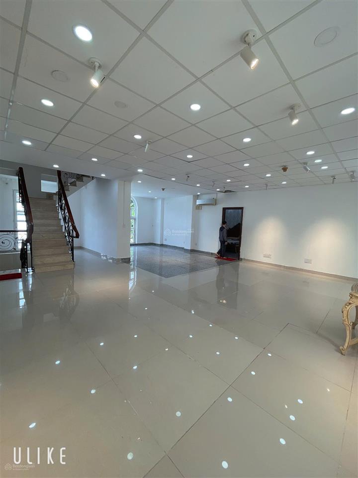 Bán villa phố 456/66 cao thắng. dt 12,5 x 16m, hầm, 2 lầu, áp mái.  0901 383 *** trường (hhmg)