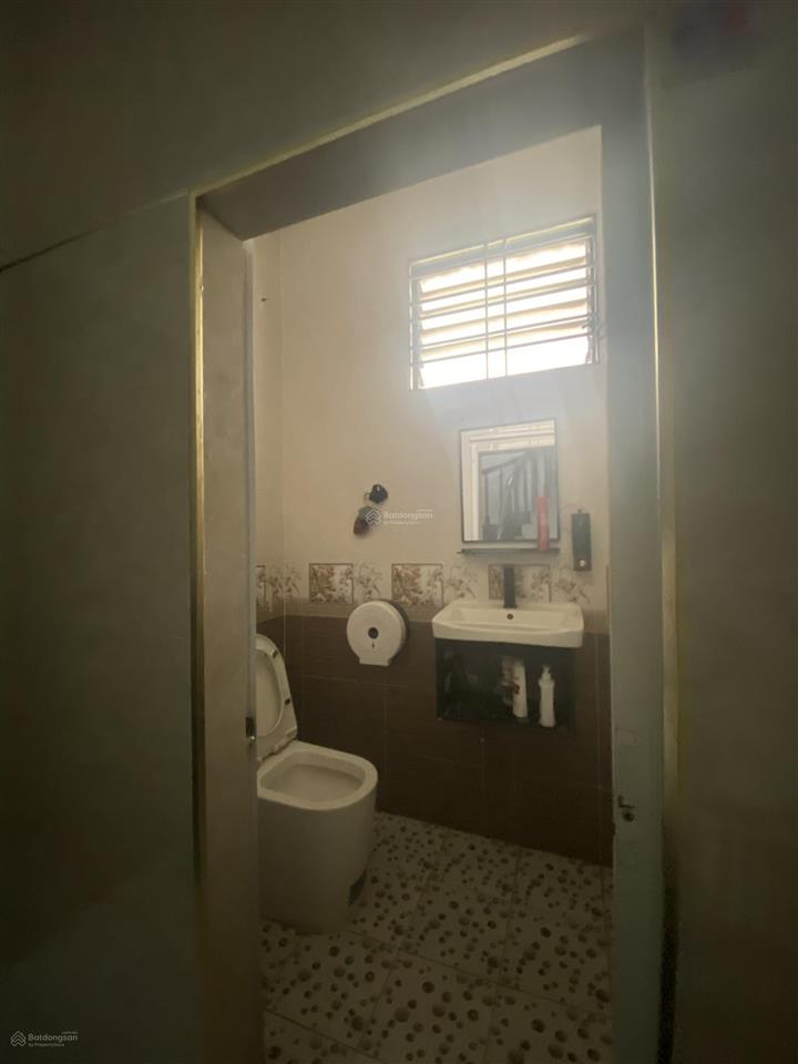 Bán nhà 1 trệt 3 lầu, 2 mặt tiền kinh doanh, ông ích khiêm, quận 11 hỗ trợ ngân hàng.  0987 517 ***