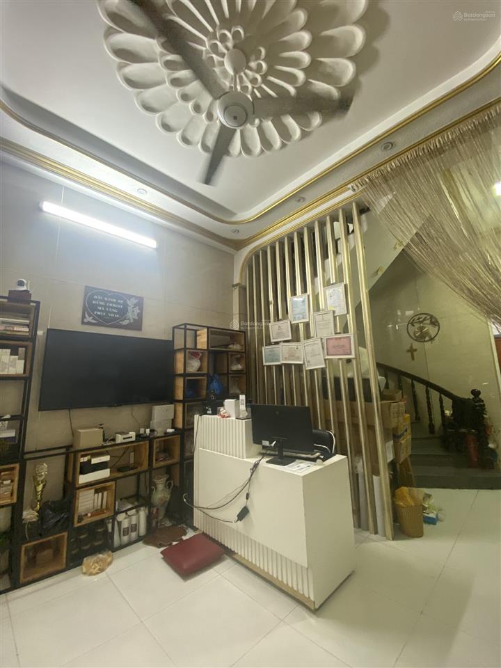 Bán nhà 1 trệt 3 lầu, 2 mặt tiền kinh doanh, ông ích khiêm, quận 11 hỗ trợ ngân hàng.  0987 517 ***