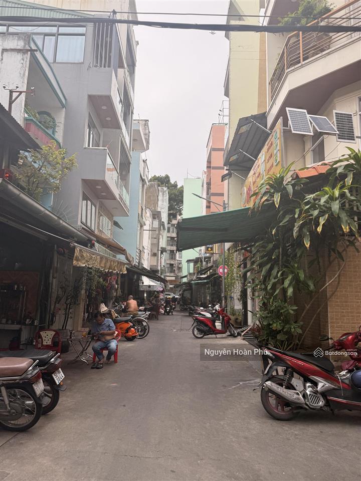 Góc 2mt hxh khu phố thời trang đường nguyễn trãi q5  nhà mới 5 tầng giá chỉ 12,2 tỷ