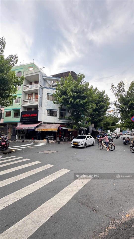 Nhà mt khu chuyên kd đồ điện tử nhật tảo  cách 3/2 30m dt 4,5m x 14m giá rẻ hơn thị trường 30%
