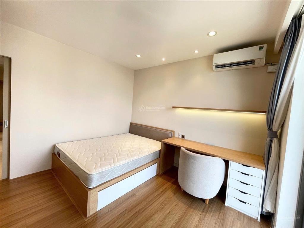 Cho thuê căn hộ midtown 3 phòng ngủ giá 45tr  110m2
