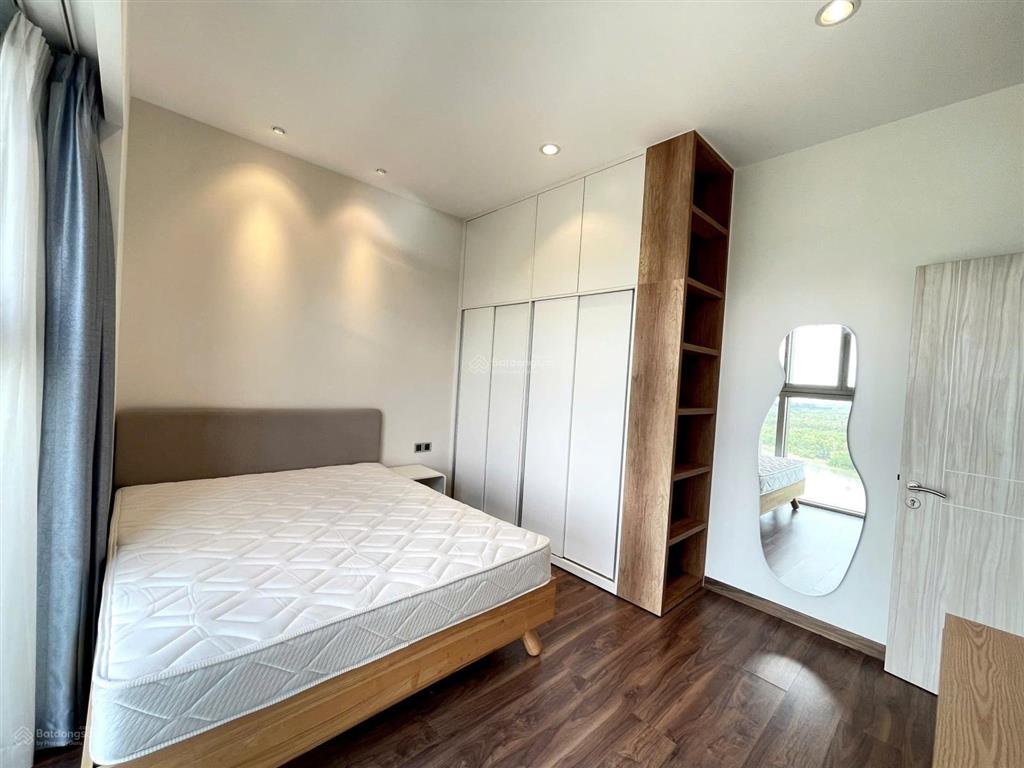 Cho thuê căn hộ midtown 3 phòng ngủ giá 45tr  110m2