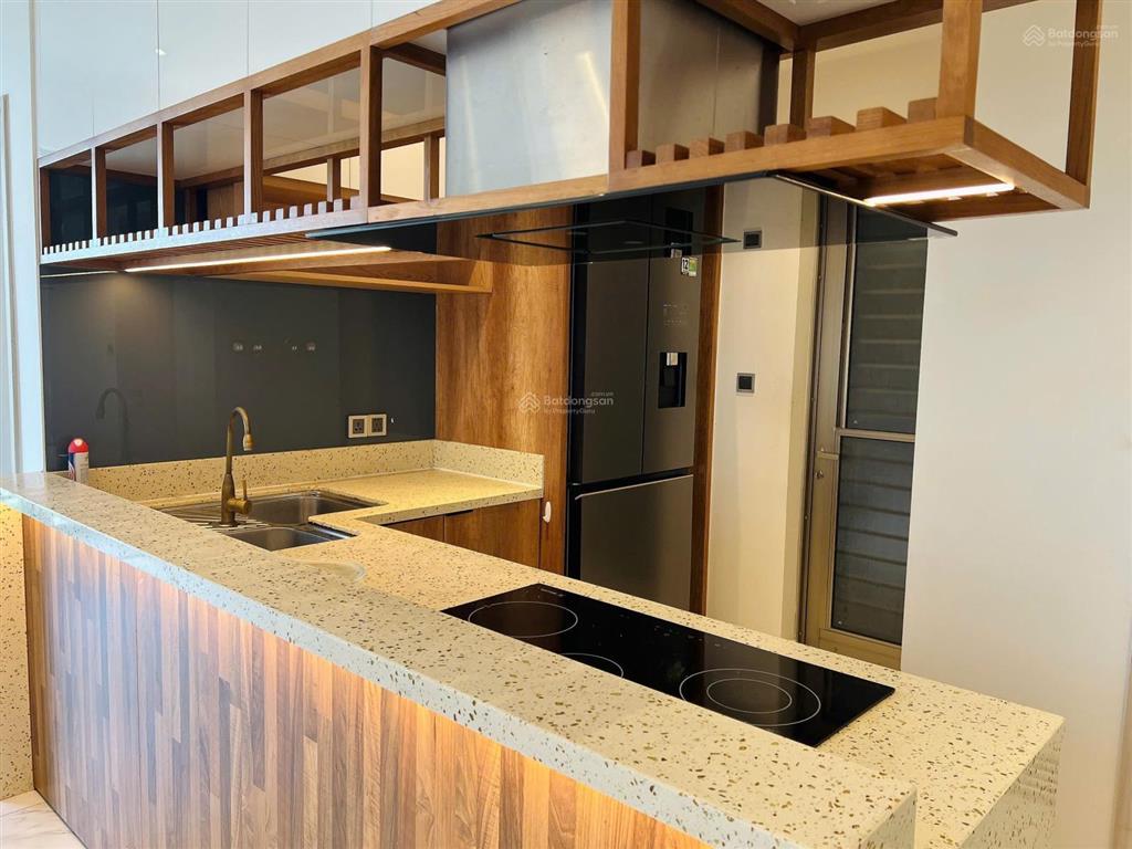 Cho thuê căn hộ midtown 3 phòng ngủ giá 45tr  110m2