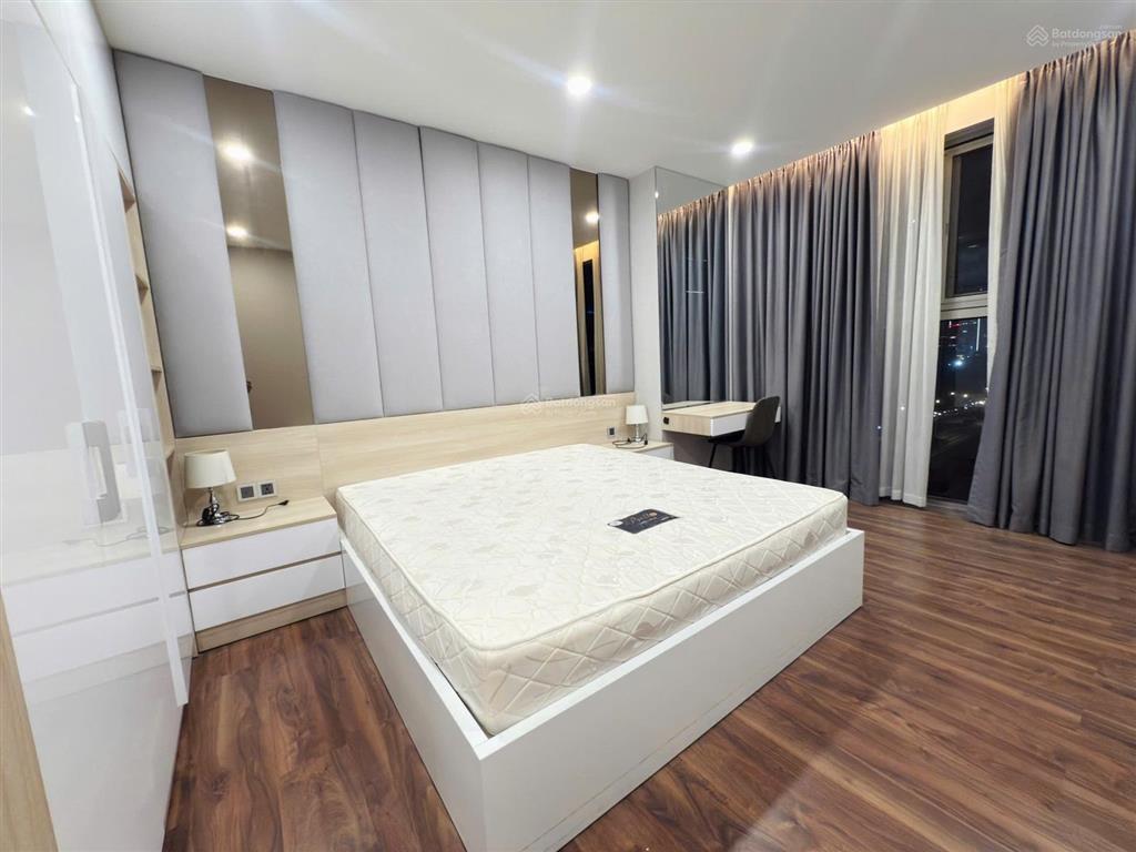 Cho thuê căn hộ midtown 135m2, 3 phòng ngủ + 1 giá thuê 42tr/tháng