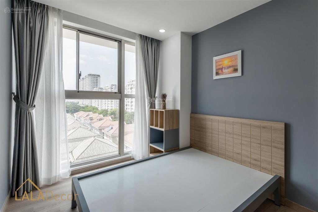 Cho thuê căn hộ midtown 2 phòng ngủ, nhà đẹp  view biệt thự giá 26tr