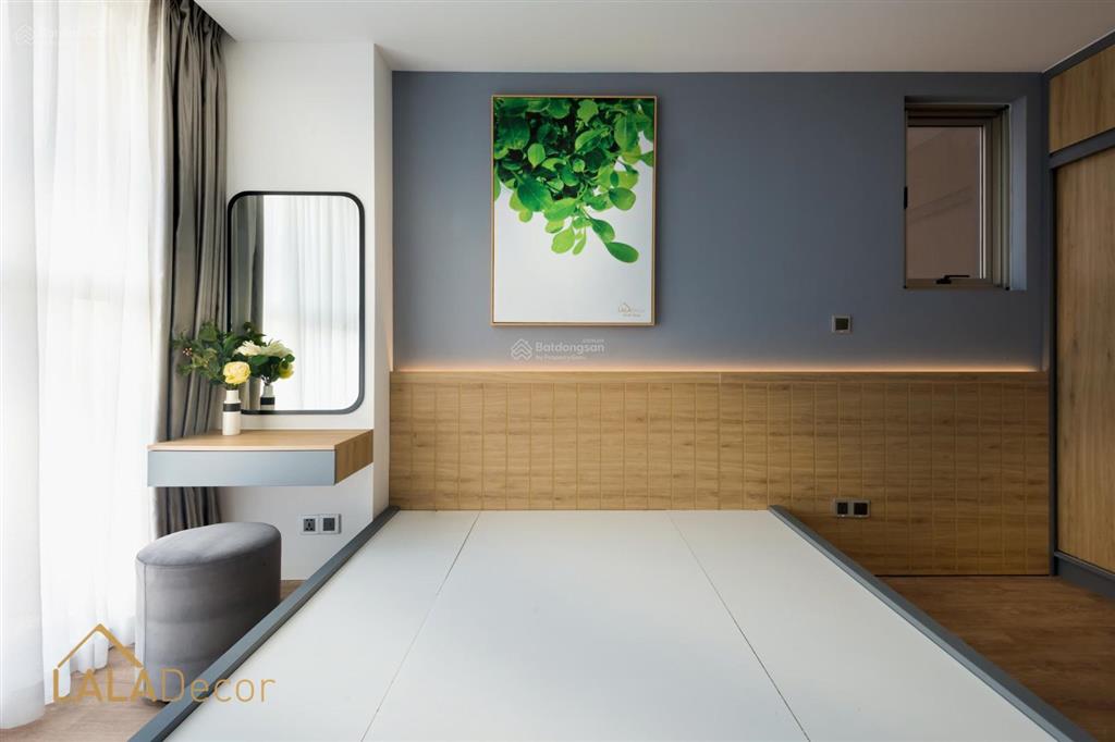 Cho thuê căn hộ midtown 2 phòng ngủ, nhà đẹp  view biệt thự giá 26tr