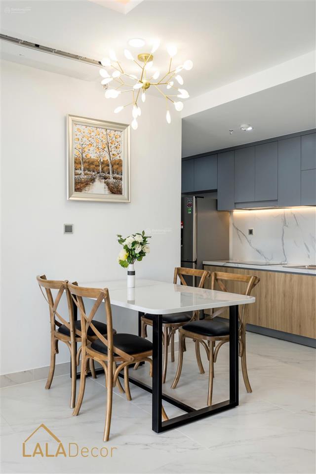 Cho thuê căn hộ midtown 2 phòng ngủ, nhà đẹp  view biệt thự giá 26tr