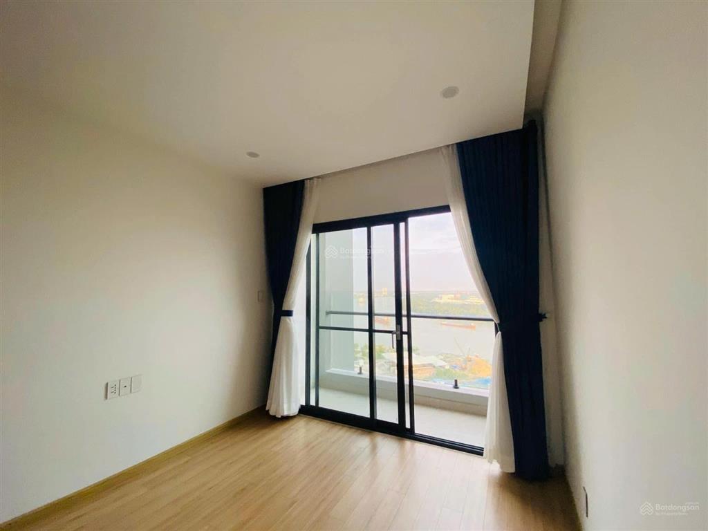 Bán gấp 3pn  tòa venice  đang sẵn hđ thuê  tầng trung  view đông bắc  nội thất cao cấp đẹp lắm