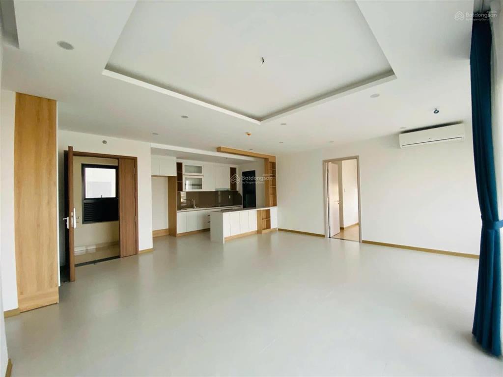 Bán gấp 3pn  tòa venice  đang sẵn hđ thuê  tầng trung  view đông bắc  nội thất cao cấp đẹp lắm