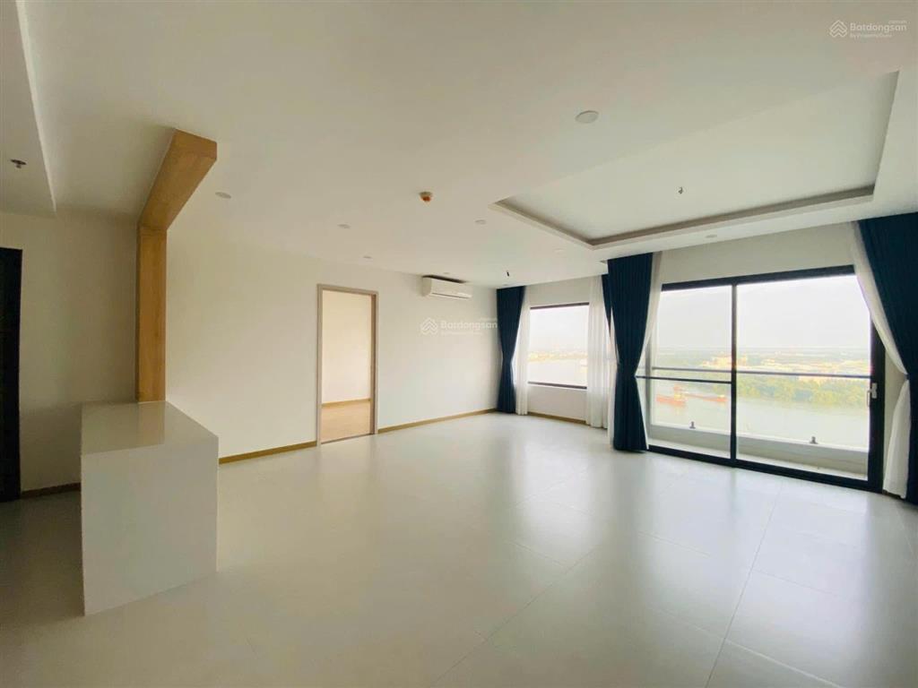 Bán gấp 3pn  tòa venice  đang sẵn hđ thuê  tầng trung  view đông bắc  nội thất cao cấp đẹp lắm