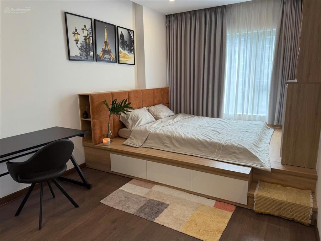 Tôi kẹt vốn làm ăn nên cần bán gấp new  3pn  102m2  tầng cao  chỉ 9 tỷ bao hết giấy tờ