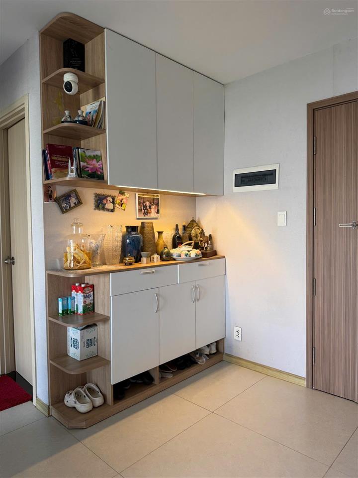 Đi định cư bán nhà gấp, căn hộ chính chủ, 2pn 75m2, new city, tầng cao view nhìn thẳng ra công viên