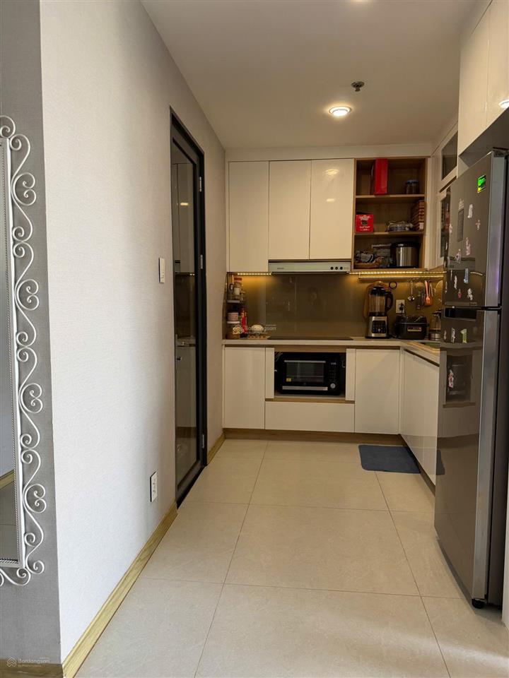 Đi định cư bán nhà gấp, căn hộ chính chủ, 2pn 75m2, new city, tầng cao view nhìn thẳng ra công viên