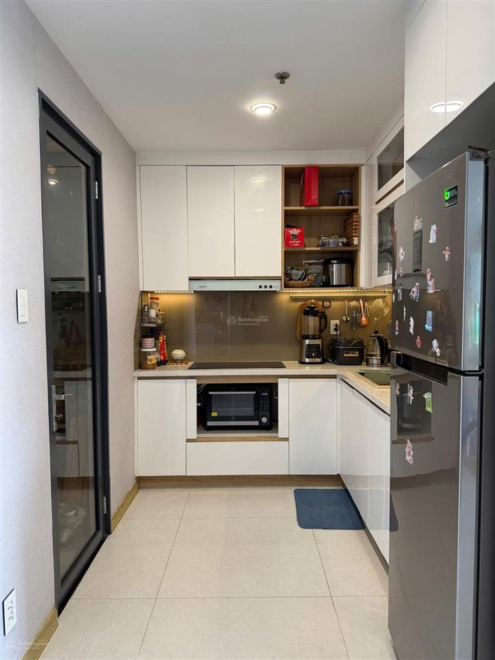 Đi định cư bán nhà gấp, căn hộ chính chủ, 2pn 75m2, new city, tầng cao view nhìn thẳng ra công viên