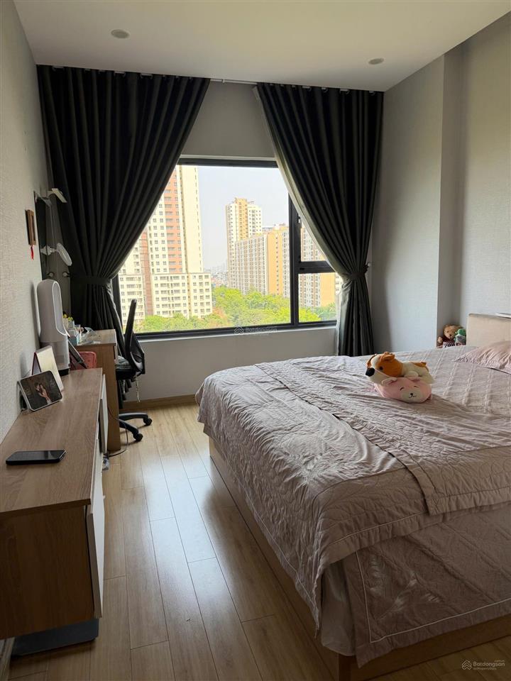 Đi định cư bán nhà gấp, căn hộ chính chủ, 2pn 75m2, new city, tầng cao view nhìn thẳng ra công viên