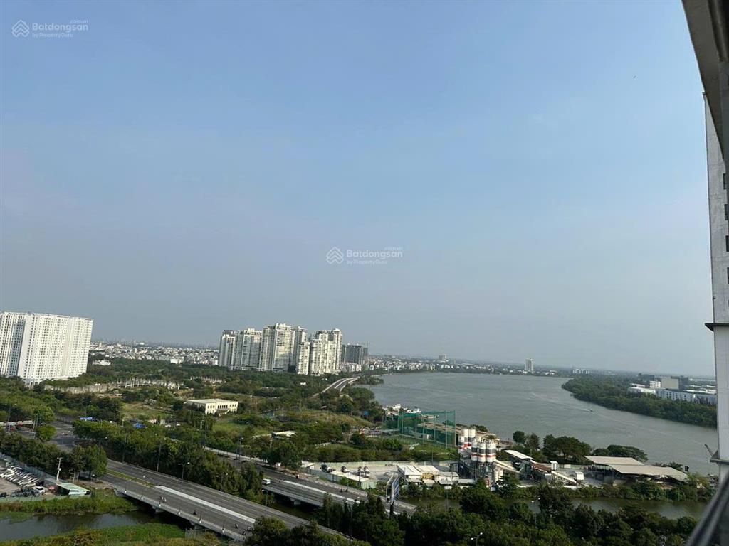 Mình có nhu cầu bán gấp căn 3pn  102m2  new city  căn góc  view nhìn về sông  8.990 tỷ bao hết