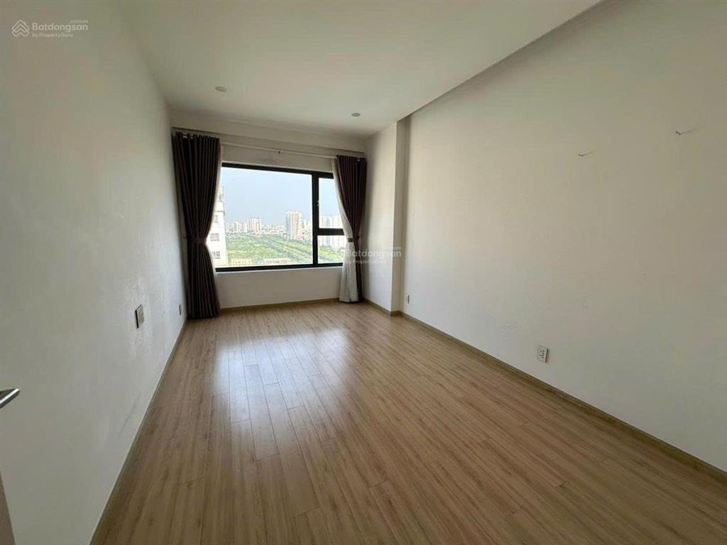 Mình có nhu cầu bán gấp căn 3pn  102m2  new city  căn góc  view nhìn về sông  8.990 tỷ bao hết