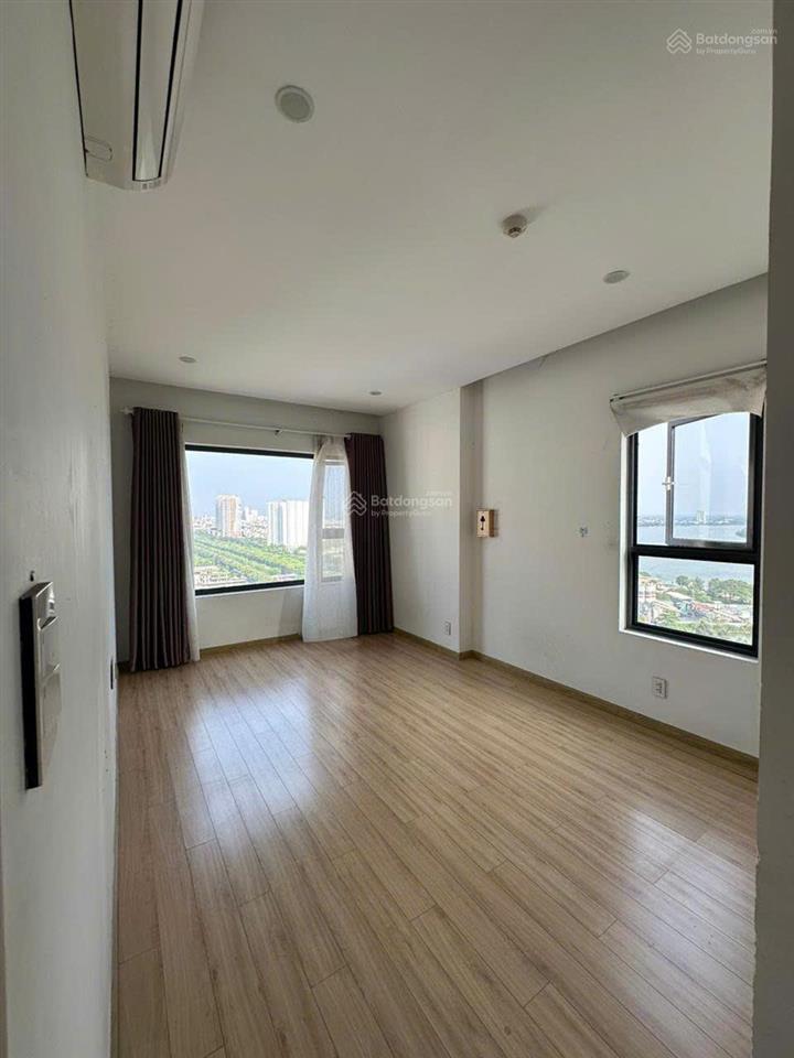 Mình có nhu cầu bán gấp căn 3pn  102m2  new city  căn góc  view nhìn về sông  8.990 tỷ bao hết