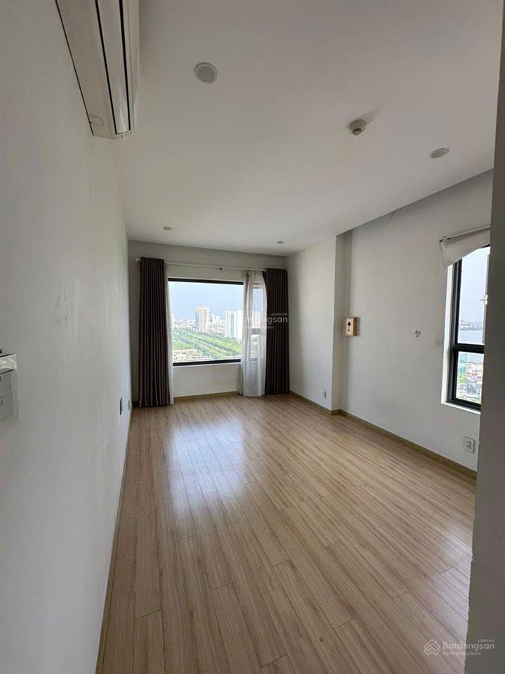 Mình có nhu cầu bán gấp căn 3pn  102m2  new city  căn góc  view nhìn về sông  8.990 tỷ bao hết